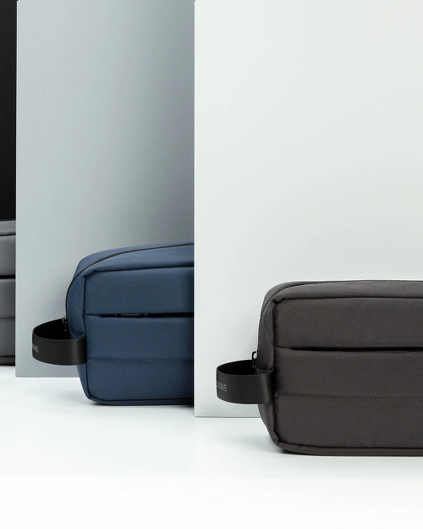 Trousse de toilette rPET AWARE™ à personnaliser - 7